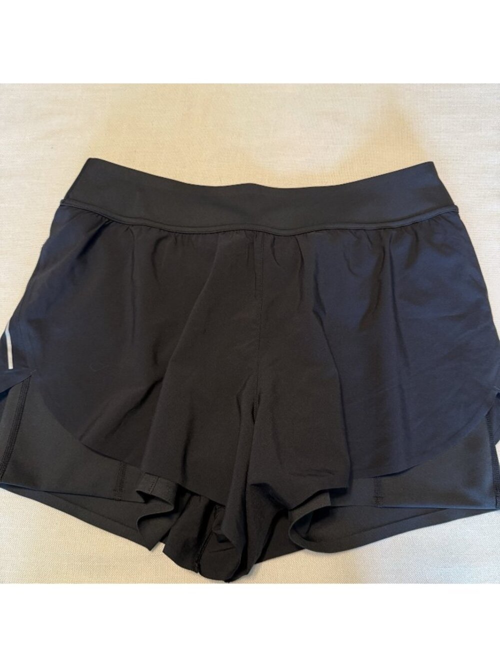 NWOT Knix 2 in 1 Pursuit Leakproof Training Shorts - Medium